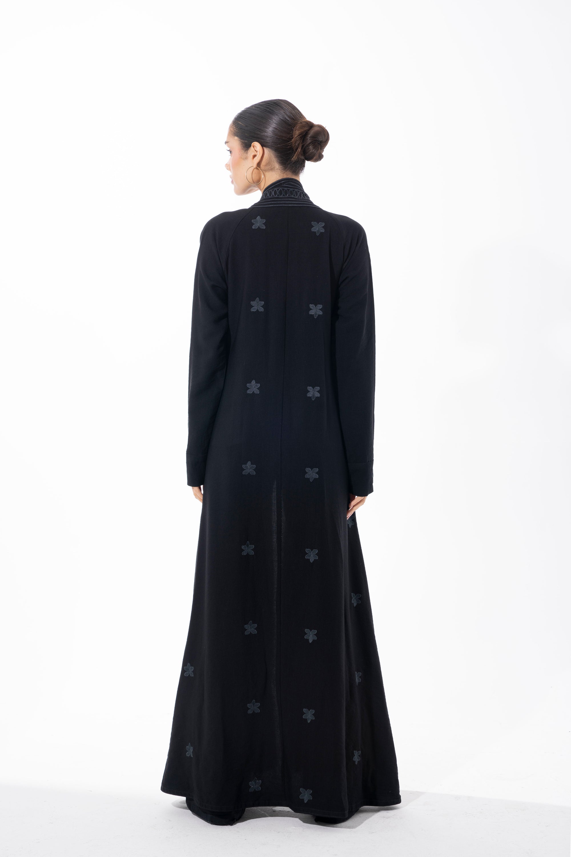 Black Linen/ Dark Gray Threads