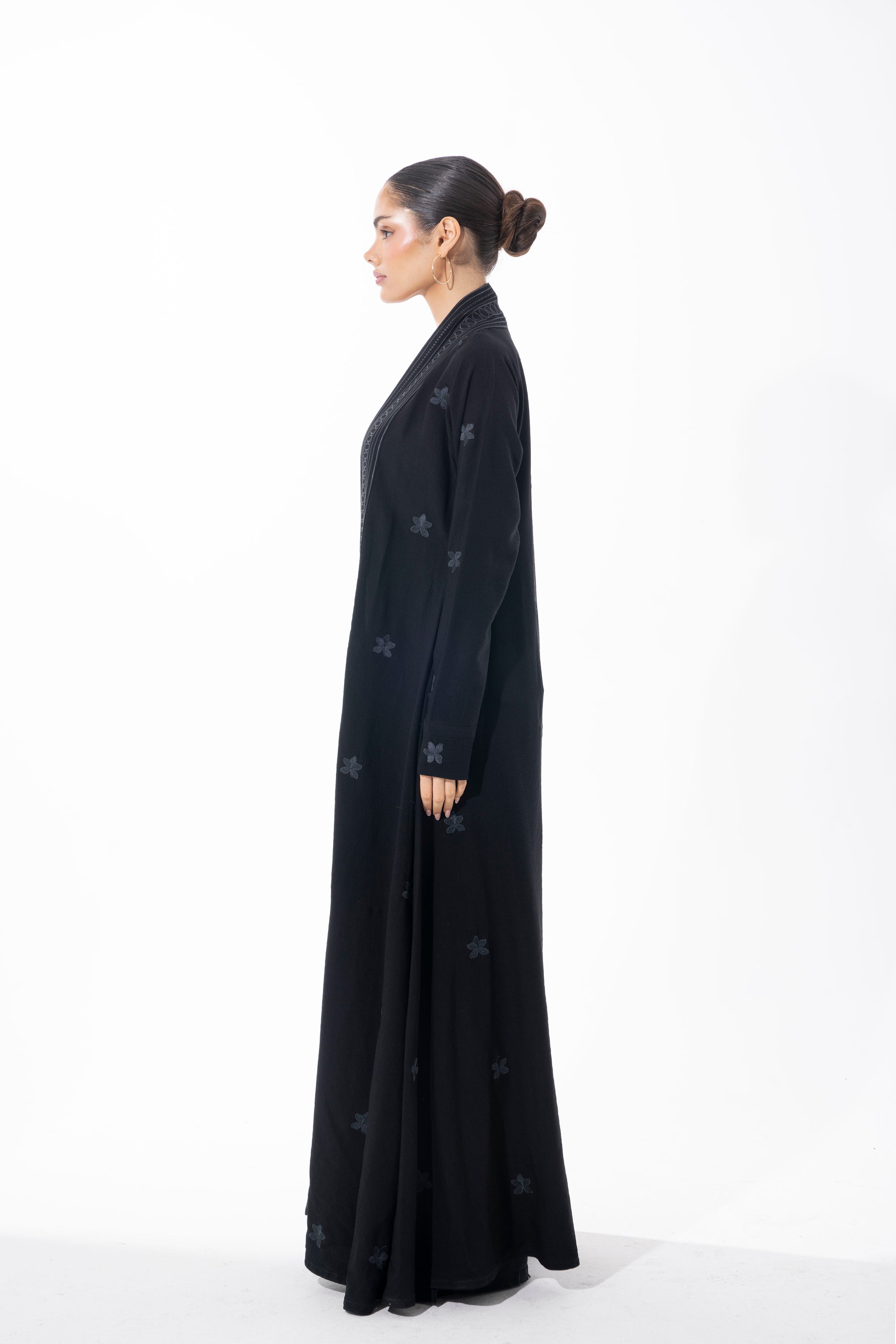 Black Linen/ Dark Gray Threads