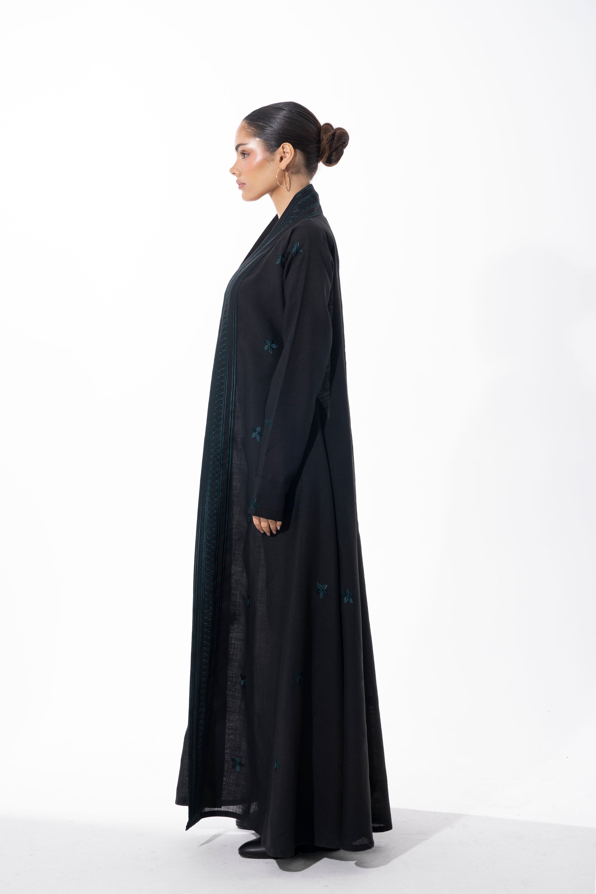 Black Linen/ Dark Green Threads