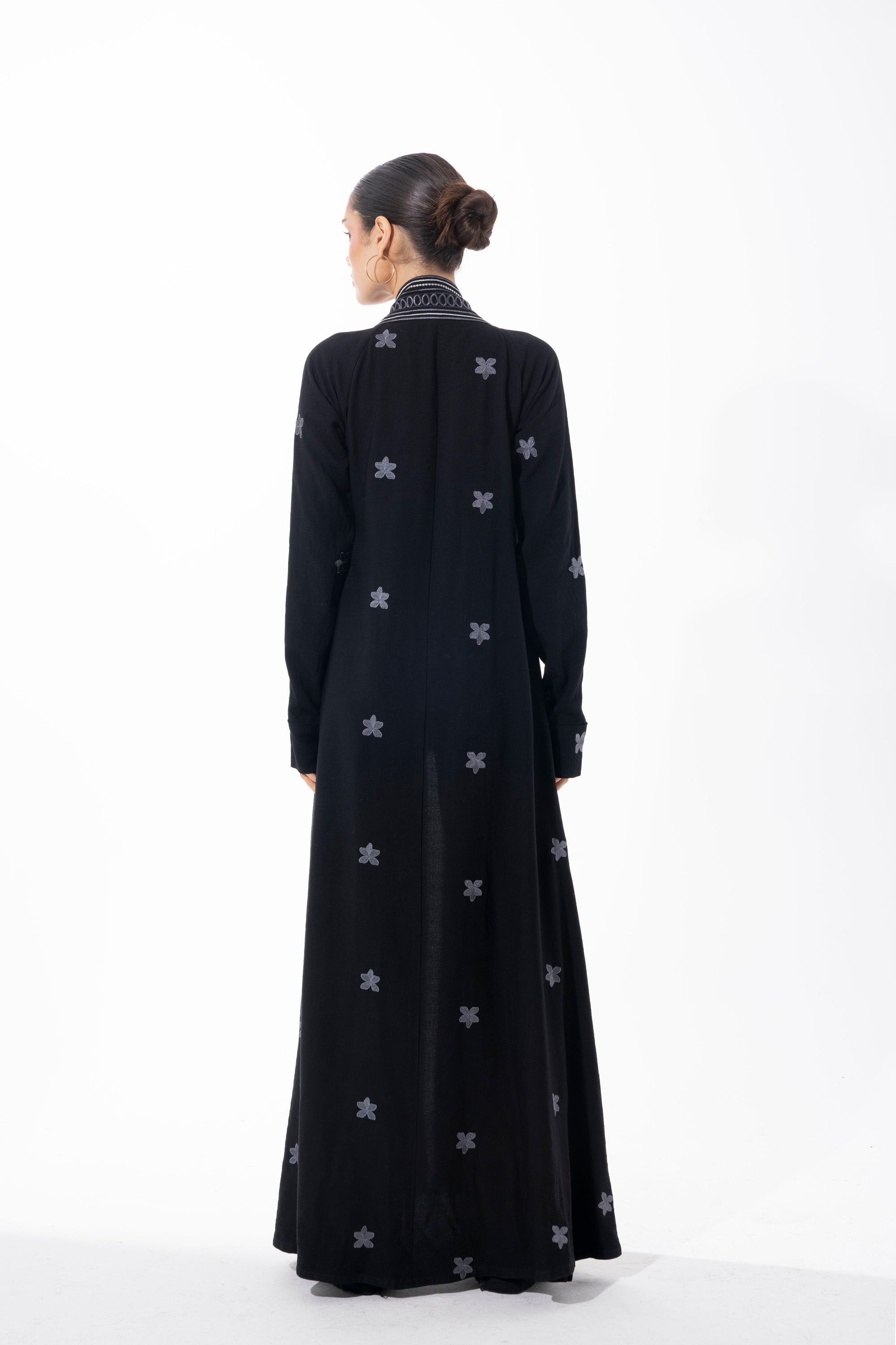 Black Linen/ Light Gray Threads