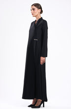 Black/brooch