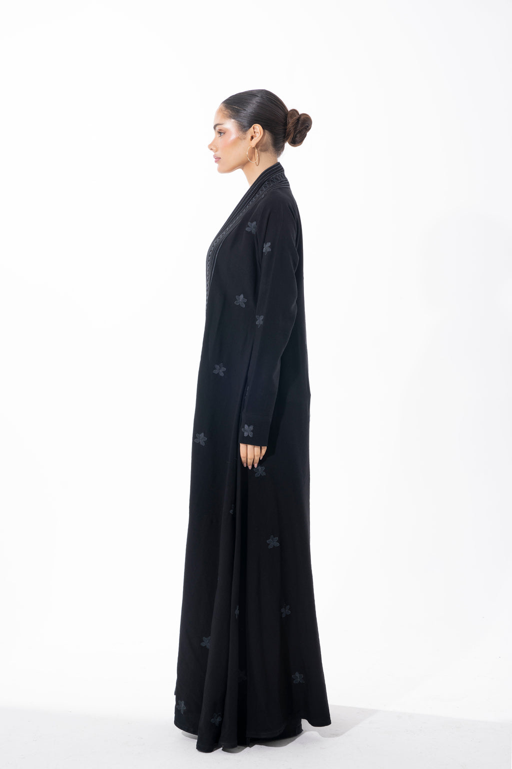 Black Linen/ Dark Gray Threads