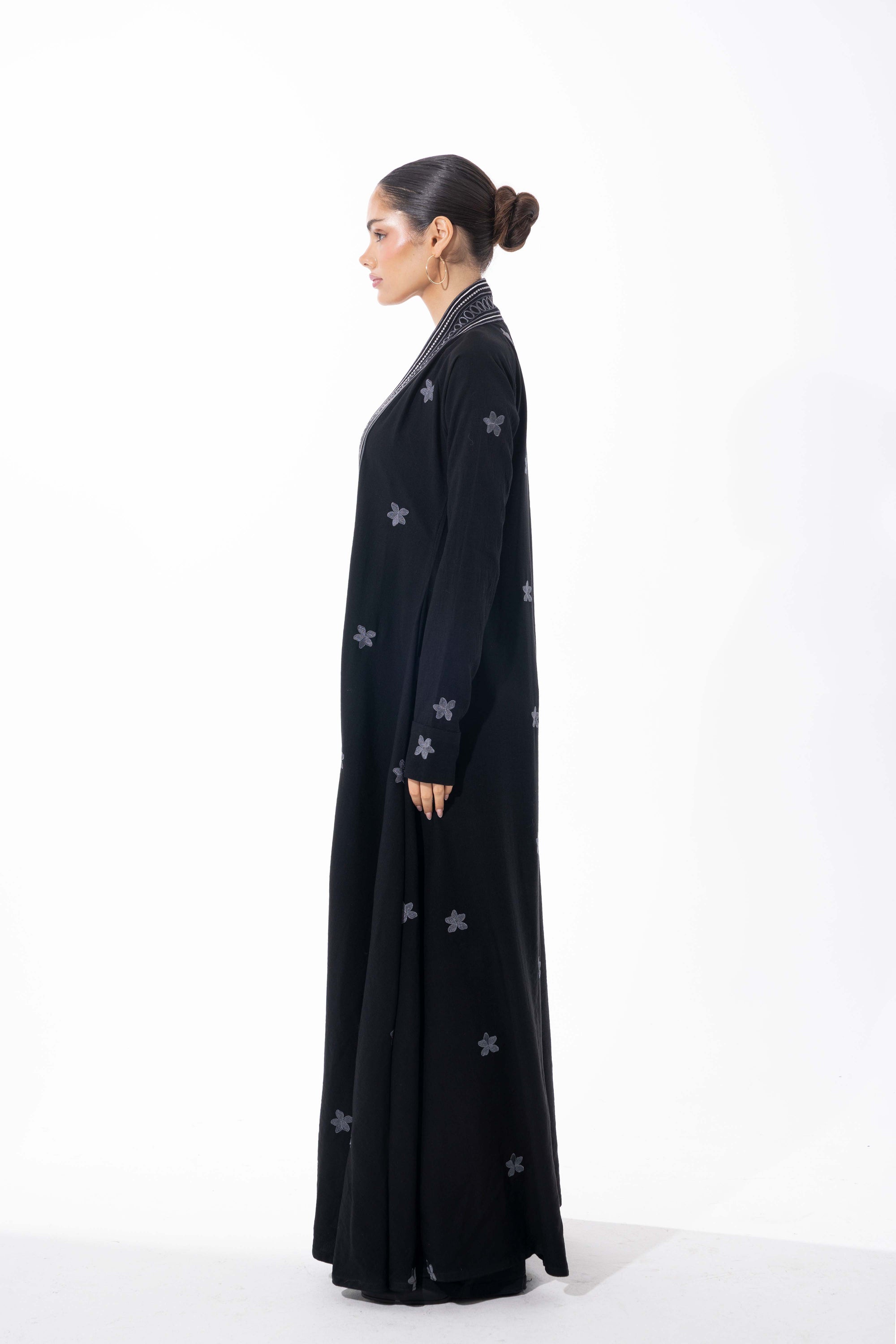 Black Linen/ Light Gray Threads