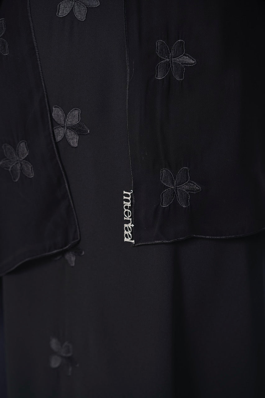 Bloom/black